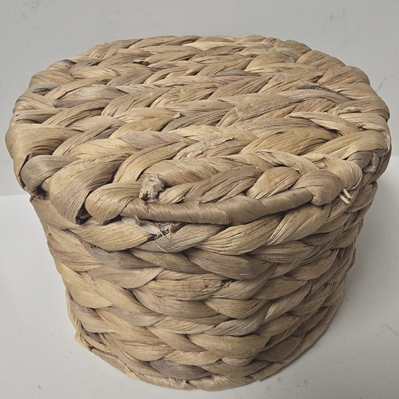 Rustic Handwoven Basket - Picture 3 of 5